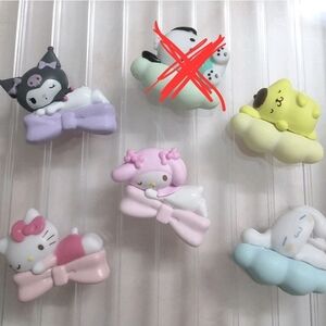 5 Piece Sanrio Characters Sleeping On Bow or Cloud PVC Figures NIB 1.5"x1.5"